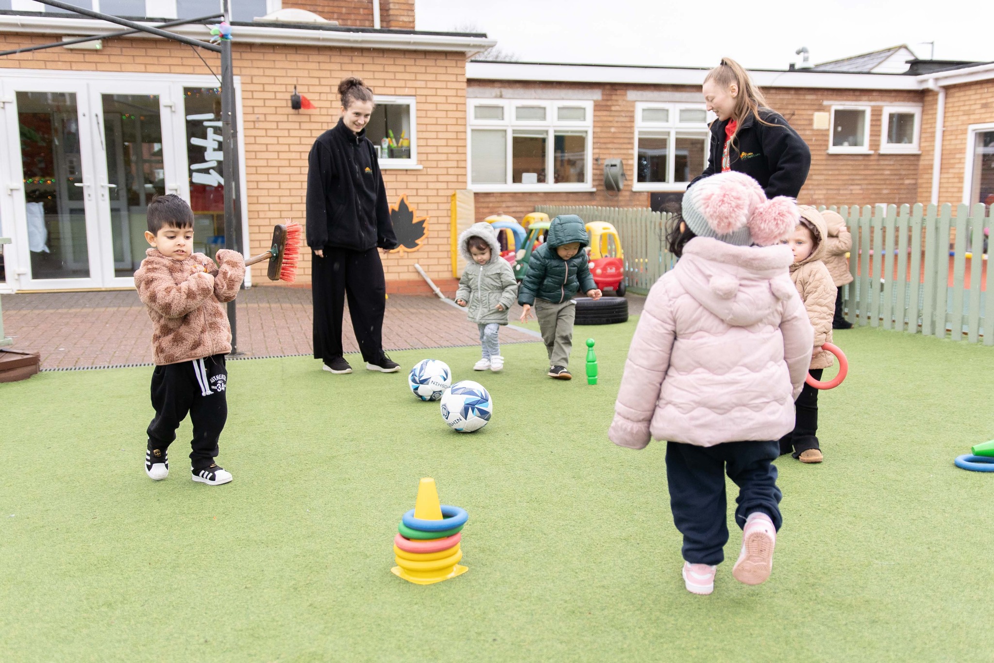 Little Owls raises £1,200 for a community defibrillator